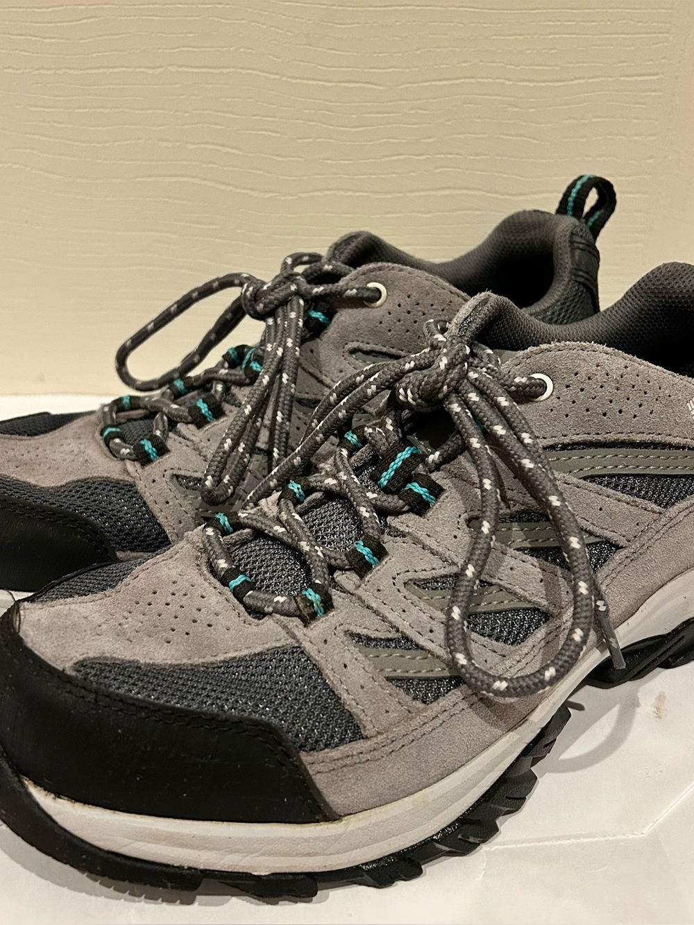 Worn 2X Columbia Crestwood trail shoe Grey and Teal Women's Trail Shoe size 8.5 - Picture 5 of 8